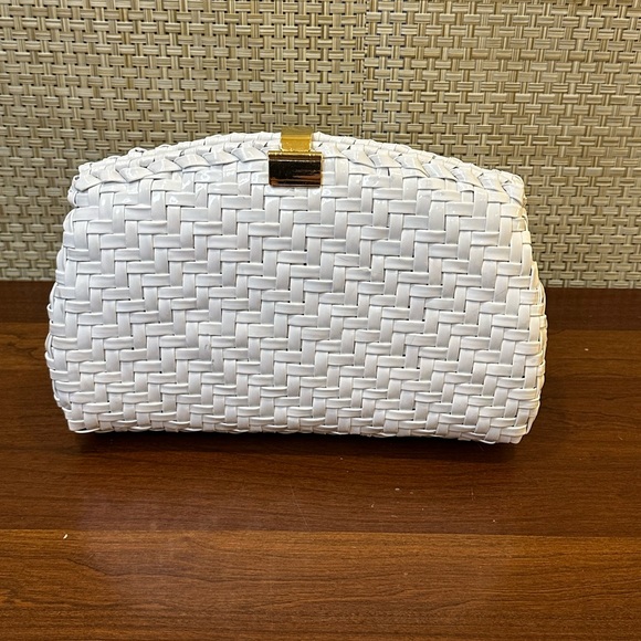 🌟HP🌟VTG 1970s Elegant Danieli White Woven Vinyl Wicker Bag Gold Accents Handbag - Picture 11 of 16